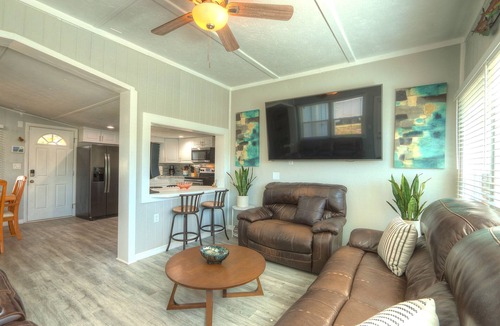 Weeki Wachee Gardens House | 4 Bedroom Farmhouse On The River 2