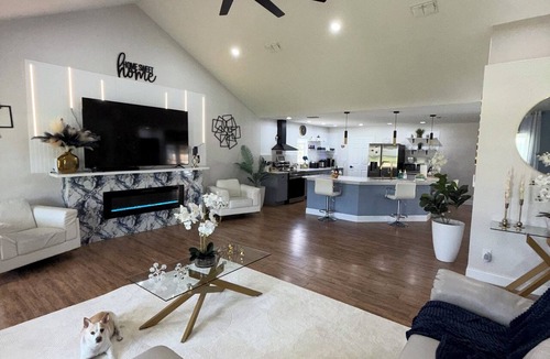 Joel House | 4-bedroom house in tranquil Lehigh Acres with Central AC