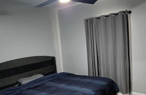 University House | 4-bedroom townhome close to USF, downtown,Buschgarden and adventure island