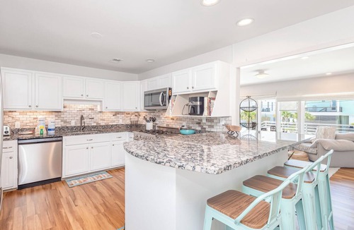 Toilla Segunda Condo | 4 Bedrooms | Sleeps Up to 15 | Private Pool | Game Room | Walk to Beach