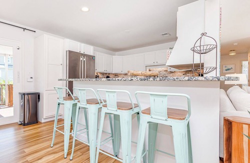 Toilla Segunda Condo | 4 Bedrooms | Sleeps Up to 15 | Private Pool | Game Room | Walk to Beach