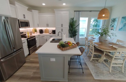 Laguna Beach Estates House | 4 br/2 bath. 5 minute walk to beach. 1 level-no stairs-no elevators. Free WiFi.