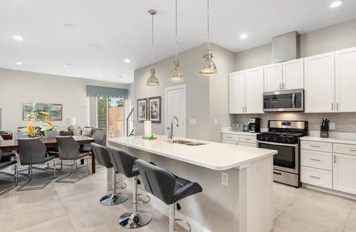 West Kissimmee Villa | ➡️ 4 BR 4 BA Villa | 5min→Disneyworld |1804ft²| BBQ