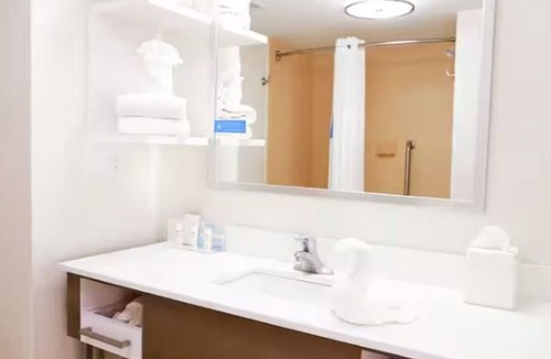 Wesley Chapel Hotel | 4 Hampton Comfort | Large Groups w/Fitness Center & Breakfast Included!