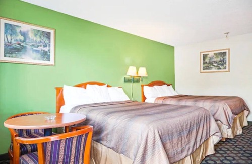 Ashburn Hotel | 4 Lodgings near Ashburn Public Library | Convenient to Local Shopping