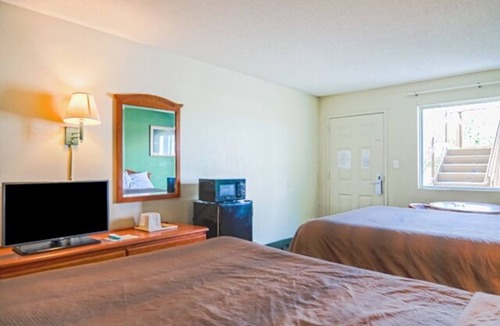 Ashburn Hotel | 4 Lodgings near Ashburn Public Library | Convenient to Local Shopping