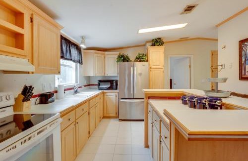 Perry House | 4 Mi to Beach: Perry Home Near Boat Launch