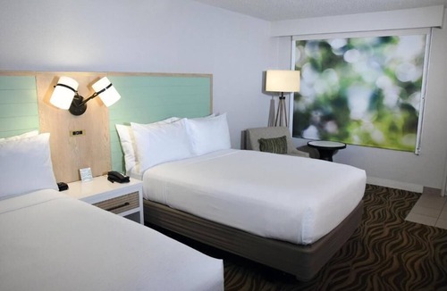 Lake Buena Vista Hotel | 4 Relaxing Units! Onsite Swimming Pools, Close to Universal Studio