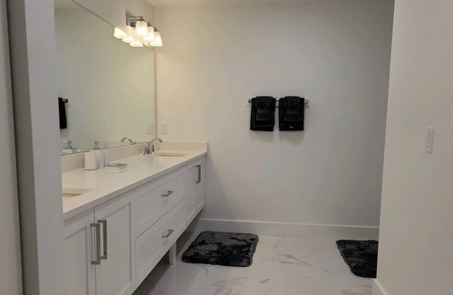 Island Estate Condo | 410, 3/2, Clearwater Beach in 6 min, Pool/Gym, NEW