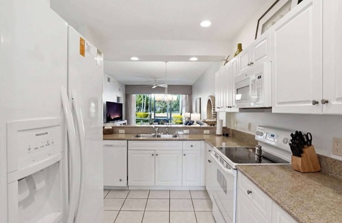 Naples Condo | #411 - First Floor, Sleeps 6 - Landscape View
