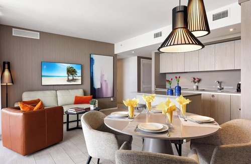 Hollywood South Central Beach Condo | 42nd Floor Penthouse with Pool and Free Parking