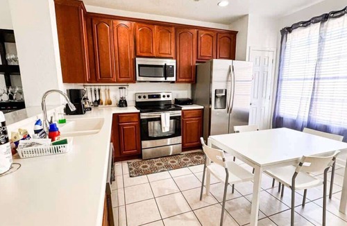 Florida Central Atlantic Coast House | 4846-Epic 3-Suite Townhome at Vista Cay