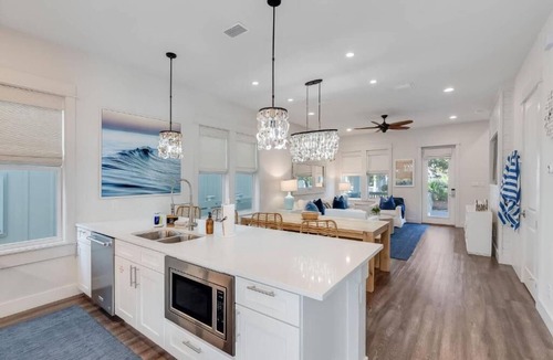 Treetop House | 4BD/4.5BA Perfect for 1-2 Families in heart of 30a/Rosemary Bch w/HWY98 access