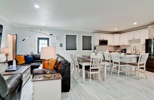 Trailer Estates House | 4Bd 4Ba private, 4 kings bf, heated pool, sleeps 16+!