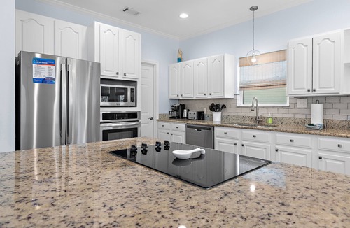 Clipper Cove House | 🏖4BR Beach Retreat-Community Pool-Walk to Beach-By the Ocean Blue🏖
