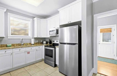 Emerald Waters Village House | 4BR in Gated Neighborhood with Pool & Golf Cart