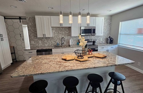 Port Tampa City House | 4BR Port Tampa Retreat | Fenced Yard & Patio
