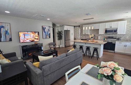 Port Tampa City House | 4BR Port Tampa Retreat | Fenced Yard & Patio