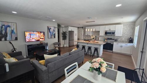 Port Tampa City House | 4BR Port Tampa Retreat Fenced Yard & Patio