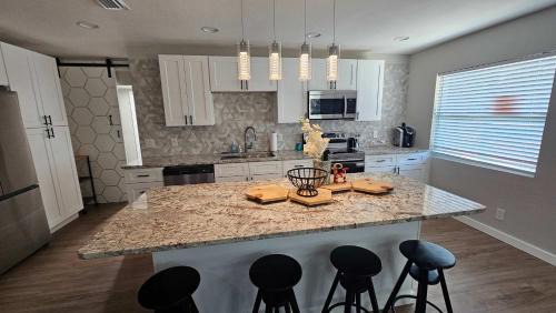Port Tampa City House | 4BR Port Tampa Retreat Fenced Yard & Patio