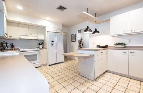 Whitfield House | 4BR Private Pool Home, Screened Lanai, & 3mi to SRQ Airport