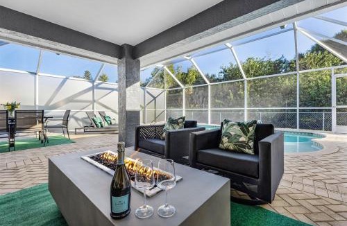 Willoughby Acres House | 4BRM Stylish Private Home, HTD POOL-Close To Beaches-BBQ-Pets OK-Spotless Clean