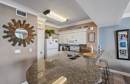 Panama City Beach Condo | 4th Flr 1 Bdrm+Bunks/2Bath. Upgraded! Sleeps 6