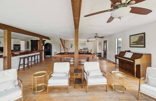 Gracewood House | 5-Acre Retreat Private Pool, Outdoor Bar, Grill, Fishing Pond & Game Room