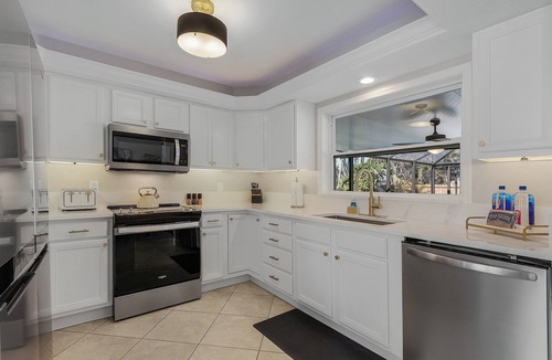 Central Naples House | 5 BDRM/3 Bath/Naples Luxury/Htd Pool/Nr Beach/Pets