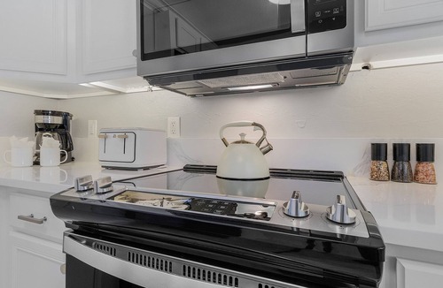 Central Naples House | 5 BDRM/3 Bath/Naples Luxury/Htd Pool/Nr Beach/Pets