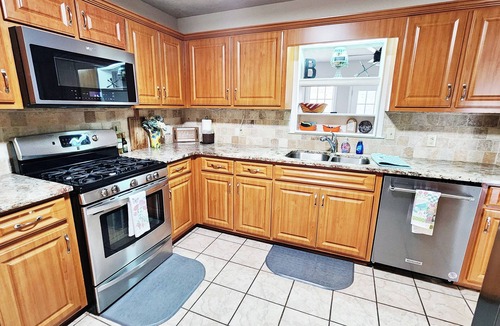 Phenix City House | 5 bedroom 2 1/2 bath house in Phenix City with beautiful pool, near Fort Moore.
