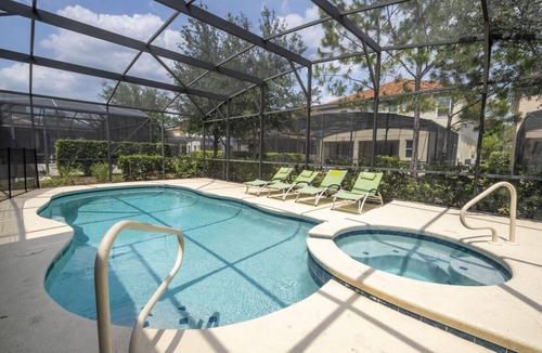 Loughman House | 5 Bedrooms, Pool and Resort