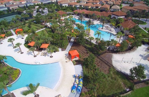 Loughman House | 5 Bedrooms, Pool and Resort