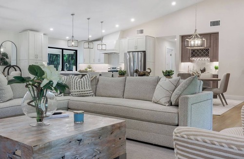 Central Naples House | 5 bedrooms, Pool, Fully Renovated Estate, 2.5 acres, 15min from Beach Naples FL