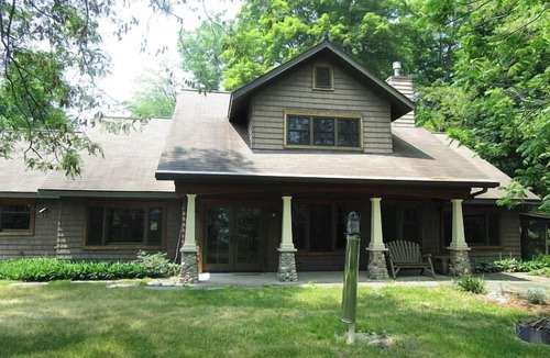 Alanson House | 5 bedrooms steps from Burt Lake. Mins from Petoskey Harbor Springs Indian River