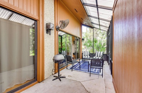 Bradenton Apartment | 5 Mi to Anna Maria Island: Apt w/Pool Access!