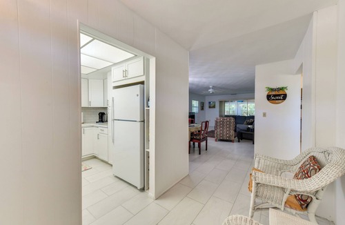 Venice Gardens House | 5 Mi to Venice Beach! Remote-Work-Ready Retreat