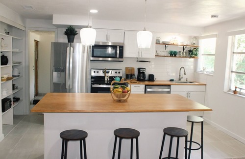Spring Hill House | 5 mins from Weeki Wachee Park- Fully Fenced 3 Bedroom House