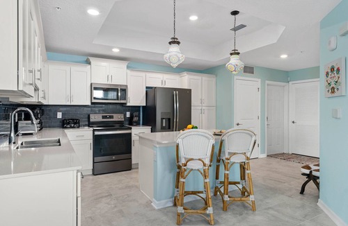 Kissimmee Resort | 5 Mins to Disney, Large Corner 3BR Princess Jasmine Moroccan Luxury Suite
