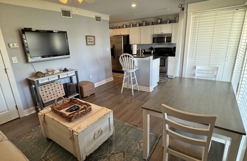 Holiday Isle Condo | 5 minute walk to Private Beach - Sandpiper Cove