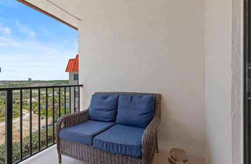 New Smyrna Beach Apartment | 505 - Top Floor Ocean View 2/2
