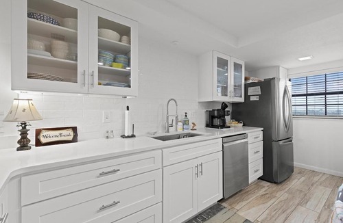 New Smyrna Beach Apartment | 505 - Top Floor Ocean View 2/2