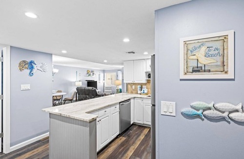 Holiday Isle Condo | 515- Tropi-COOL Condo. In-unit W/D, Spectacular views and FREE bch svc!