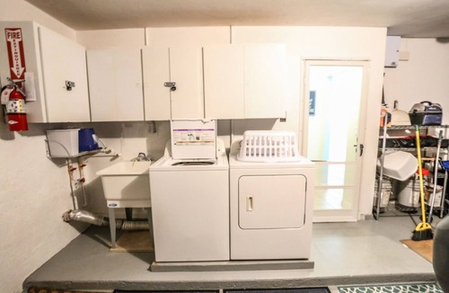 Mid Island House | 5150 Williams Drive, 3 Bedroom, Sleeps 6