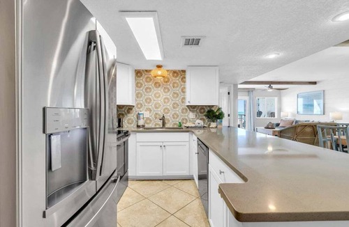 Holiday Isle Condo | 520-Completely Remodeled 5th Flr Unit/Stunning Gulf Views/Free Bch Svc