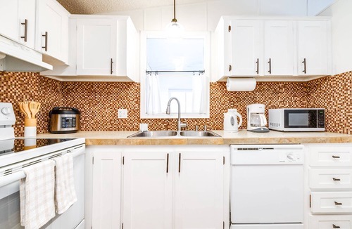 Lakeland House | 55+ Country Club Retreat | Golf Cart | 30-Night Minimum | Cypress Lakes Resort Living