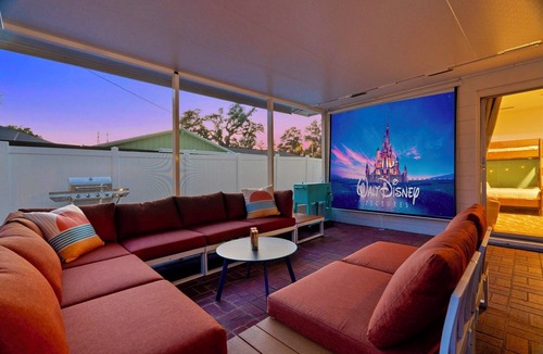 Brandon House | 5BR~Huge Backyard~Minigolf~Heated Pool~Outdoor Projector~Gameroom~FIOS WiFi