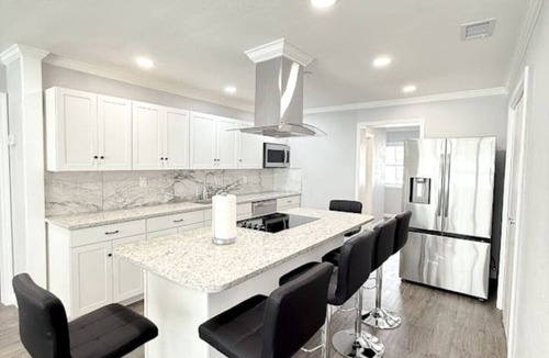 Fort Walton Beach Villa | 5BR Newly Built | ⭐10/10 | 5 Min to Okaloosa Beach | Near Destin | Sleeps 12