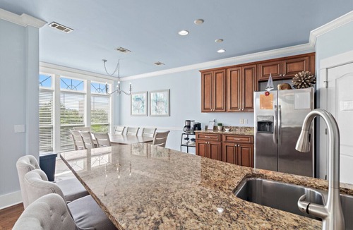 Emerald Waters Village House | 5BR One Block to Beach |Hot Tub |Pool | Golf Cart|Pets