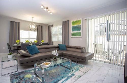 Kissimmee House | 5BR Private Pool Resort Amenities Near Disney